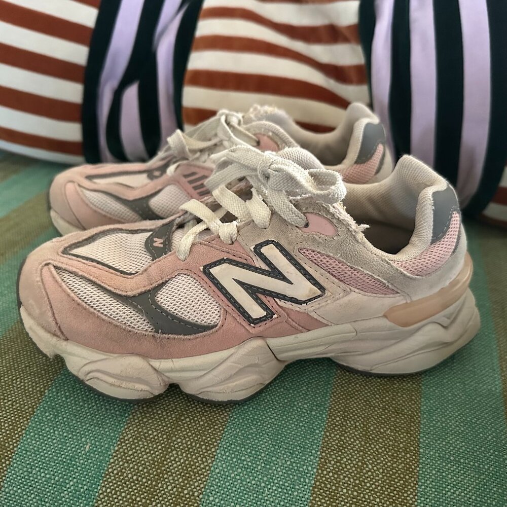 Kids New Balance 9060 Shoes - Size US 2.5